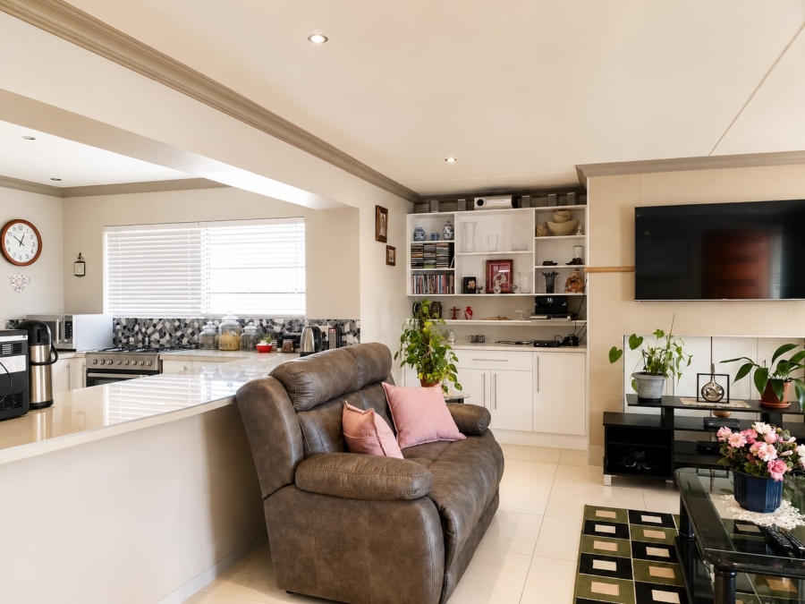 3 Bedroom Property for Sale in Reebok Western Cape